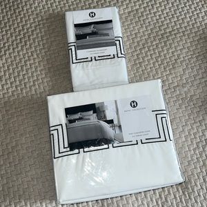 Hotel Collection King comforter cover and 2 pillowshams. NWT!
